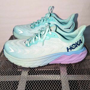 HOKA ARAHI 6 - Siza 9D Wide